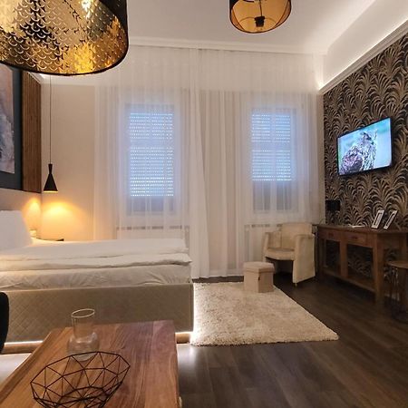 Glamour Apartman Gyula Esterno foto
