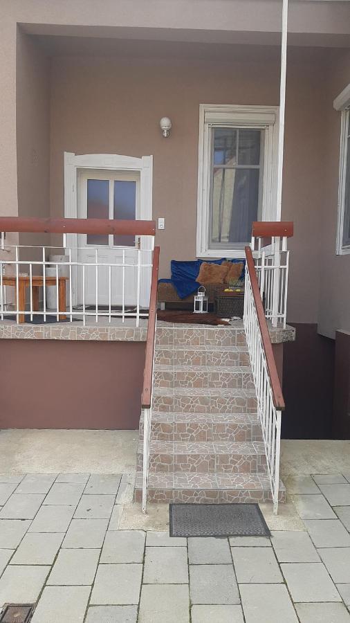 Glamour Apartman Gyula Esterno foto