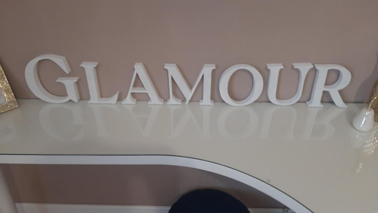 Glamour Apartman Gyula Esterno foto