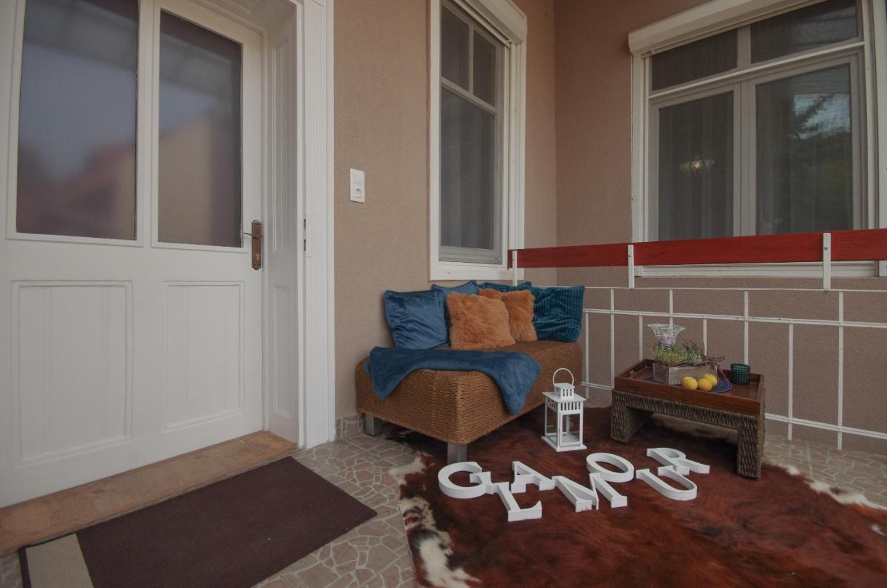 Glamour Apartman Gyula Esterno foto