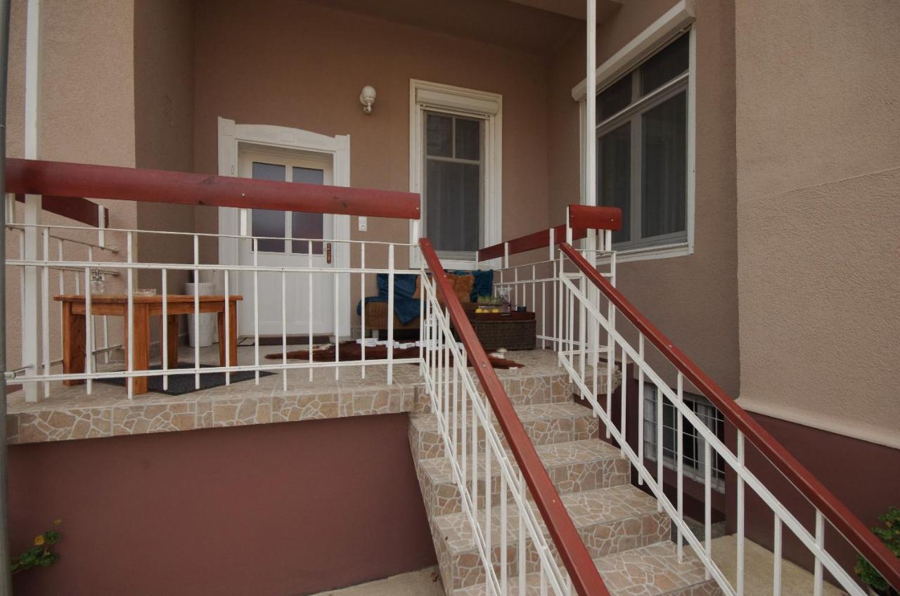 Glamour Apartman Gyula Esterno foto